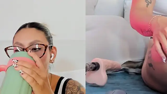 Snapshot of Emily_robertss chatting on April 2026 07:22:01 PM Emily robertss online show from April 2026 07:22:01 PM