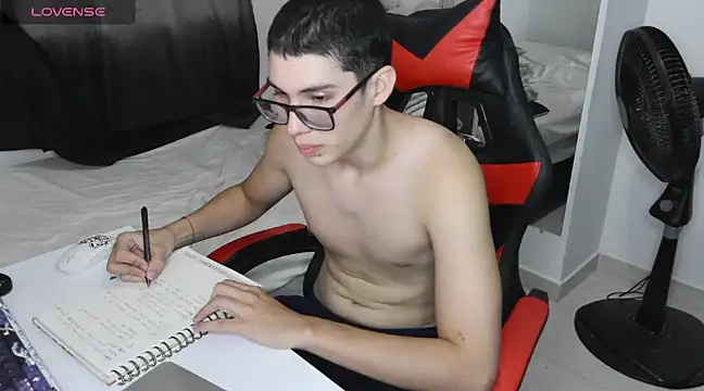 Snapshot of johan_buggy chatting on January 2025 12:05:01 AM johan buggy online show from January 2025 12:05:01 AM