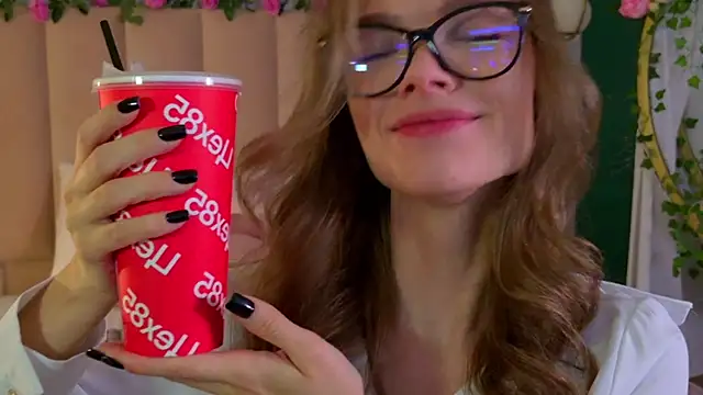 Snapshot of Eva_Natsumi chatting on December 2024 06:59:02 AM Eva Natsumi online show from December 2024 06:59:02 AM