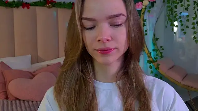 Snapshot of Eva_Natsumi chatting on December 2024 08:12:01 AM Eva Natsumi online show from December 2024 08:12:01 AM