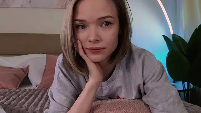 Snapshot of Eva_Natsumi chatting on January 2025 03:18:02 PM Eva Natsumi online show from January 2025 03:18:02 PM