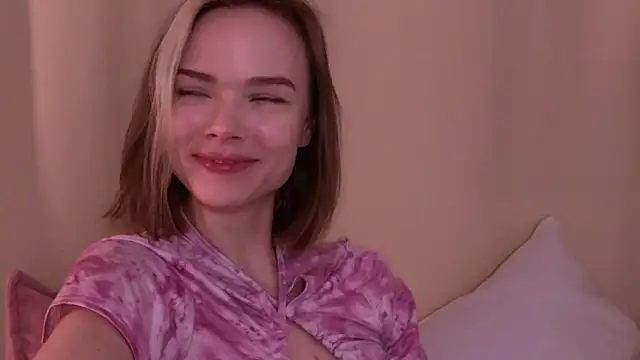 Snapshot of Eva_Natsumi chatting on February 2025 02:02:01 PM Eva Natsumi online show from February 2025 02:02:01 PM