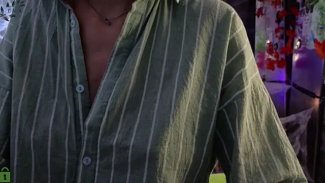 Snapshot of Eva_Natsumi chatting on October 2025 05:17:01 PM Eva Natsumi online show from October 2025 05:17:01 PM