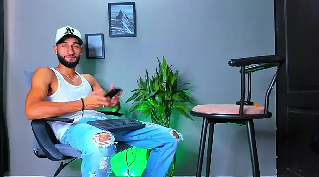 Damian 022 online show from March 2025 04:53:01 PM