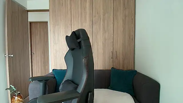 Snapshot of Kasandra_Mature_ chatting on February 2025 05:31:01 PM Kasandra Mature online show from February 2025 05:31:01 PM