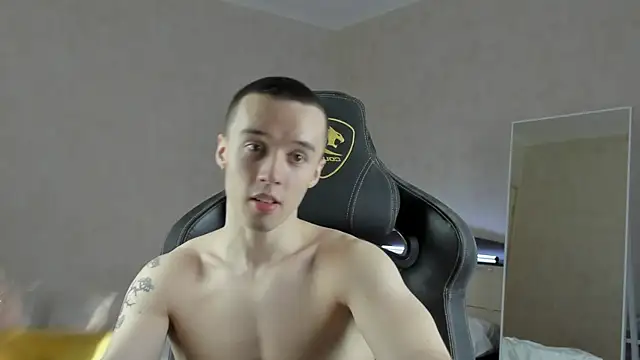 Snapshot of MasonWarholl chatting on December 2024 06:30:02 PM MasonWarholl online show from December 2024 06:30:02 PM