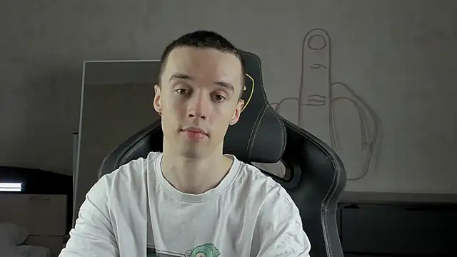 Snapshot of MasonWarholl chatting on December 2024 05:29:02 PM MasonWarholl online show from December 2024 05:29:02 PM