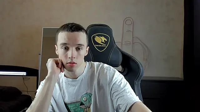 Snapshot of MasonWarholl chatting on January 2025 10:52:01 PM MasonWarholl online show from January 2025 10:52:01 PM