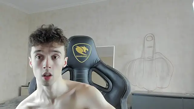 Snapshot of MasonWarholl chatting on October 2025 01:32:01 PM MasonWarholl online show from October 2025 01:32:01 PM