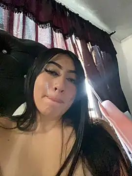 Snapshot of KittyRous chatting on December 2024 04:22:01 AM KittyRous online show from December 2024 04:22:01 AM