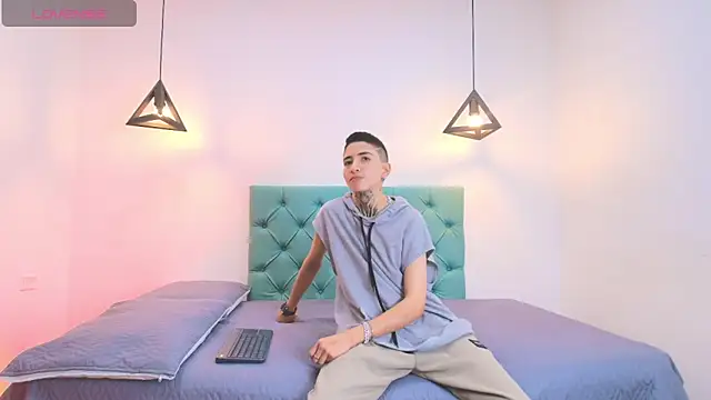 Tinny and Candy online show from January 2025 01:25:02 PM