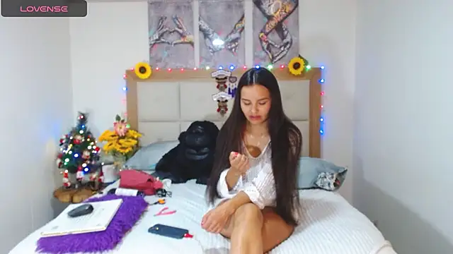 valentina hearts online show from December 2024 04:52:01 AM