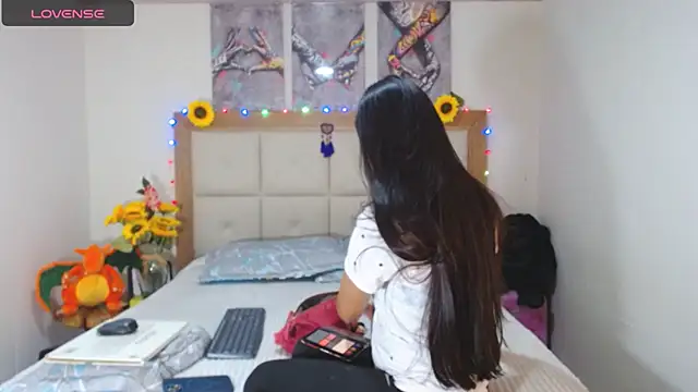 valentina hearts online show from January 2025 01:23:02 AM