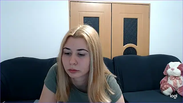 VioletaFlower7 online show from February 2025 06:16:01 PM