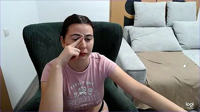 VioletaFlower7 online show from October 2025 04:40:02 PM