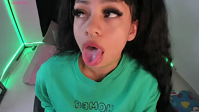 zoesullivan online show from December 2024 12:36:01 PM