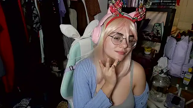 mochi rainbow online show from December 2024 11:52:02 PM