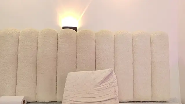 Juliabadlee online show from March 2026 11:11:02 PM