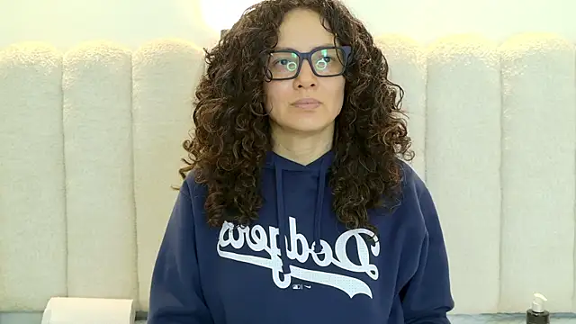 Juliabadlee online show from March 2026 11:21:02 PM