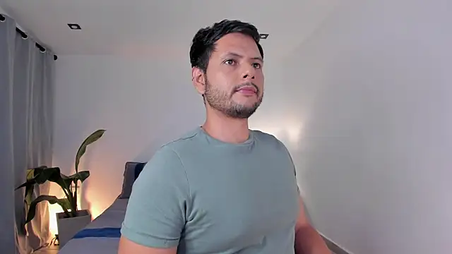 Snapshot of Nate_Ocean chatting on December 2025 01:01:02 AM Nate Ocean online show from December 2025 01:01:02 AM