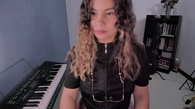 gigi stephans online show from July 2026 02:05:17 AM
