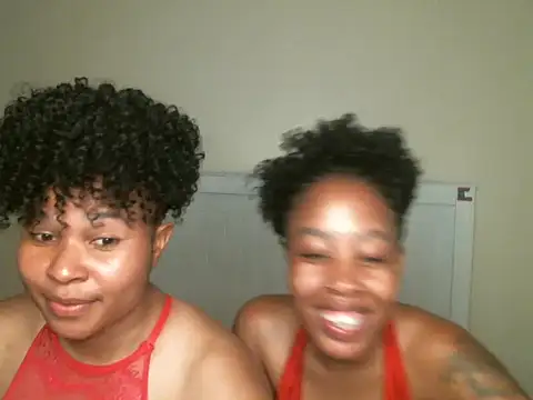 Snapshot of R-thequeen chatting on September 2025 11:16:02 PM R-thequeen online show from September 2025 11:16:02 PM