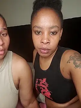 R-thequeen online show from December 2025 12:11:02 PM