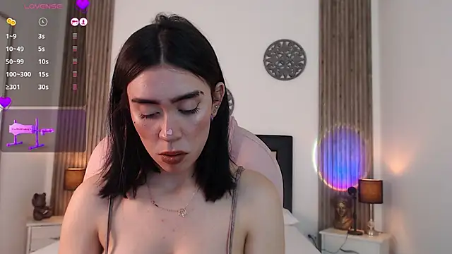 Snapshot of Julieta_De_Los_Angeles chatting on December 2024 11:53:02 PM Julieta De Los Angeles online show from December 2024 11:53:02 PM