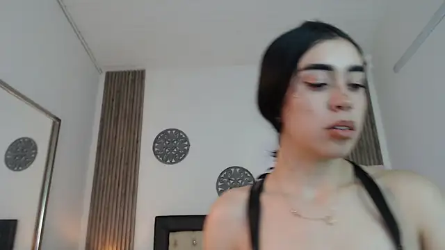 Snapshot of Julieta_De_Los_Angeles chatting on December 2024 08:11:02 AM Julieta De Los Angeles online show from December 2024 08:11:02 AM