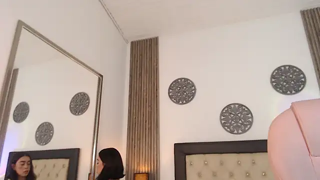 Snapshot of Julieta_De_Los_Angeles chatting on December 2024 08:15:01 PM Julieta De Los Angeles online show from December 2024 08:15:01 PM