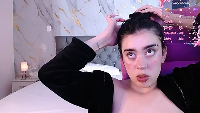 Snapshot of Julieta_De_Los_Angeles chatting on February 2025 09:42:01 AM Julieta De Los Angeles online show from February 2025 09:42:01 AM