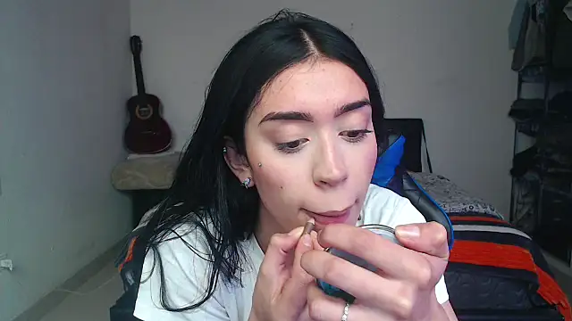 Snapshot of Julieta_De_Los_Angeles chatting on October 2025 04:41:01 PM Julieta De Los Angeles online show from October 2025 04:41:01 PM