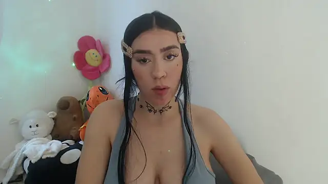 Snapshot of Julieta_De_Los_Angeles chatting on April 2026 10:15:02 PM Julieta De Los Angeles online show from April 2026 10:15:02 PM