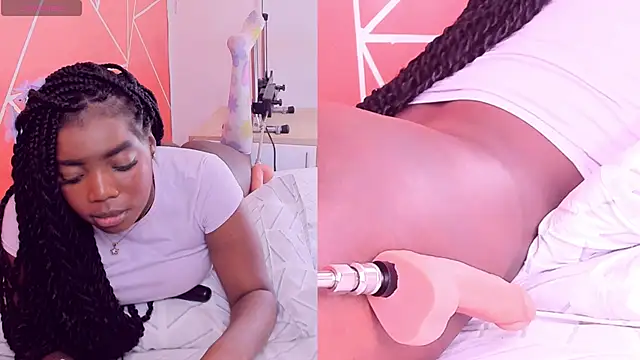 Snapshot of zoeethompson_cm chatting on March 2025 05:28:01 PM zoeethompson cm online show from March 2025 05:28:01 PM