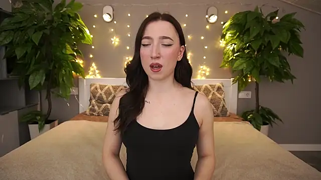 MonAmourrrR online show from January 2025 07:00:01 AM