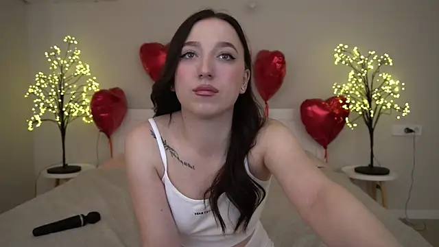 MonAmourrrR online show from February 2025 10:37:02 AM