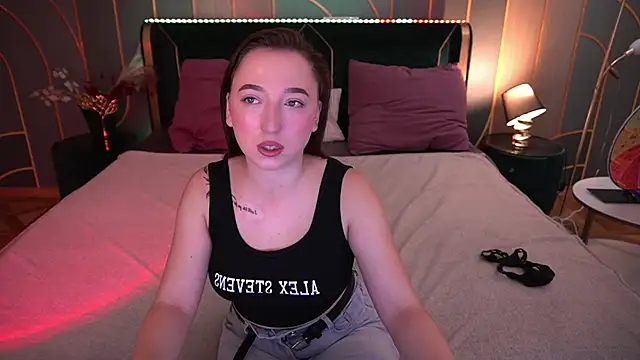 MonAmourrrR online show from September 2025 06:25:02 AM