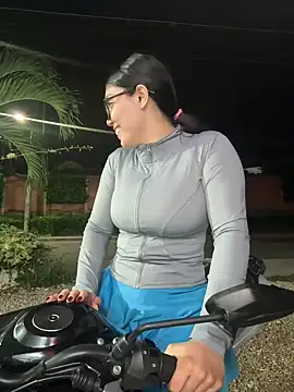 Snapshot of zui_lu chatting on February 2025 08:04:01 AM zui lu online show from February 2025 08:04:01 AM