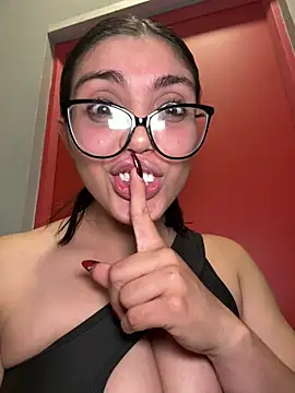 Snapshot of zui_lu chatting on March 2025 04:17:02 AM zui lu online show from March 2025 04:17:02 AM