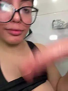 Snapshot of zui_lu chatting on March 2025 07:10:01 AM zui lu online show from March 2025 07:10:01 AM