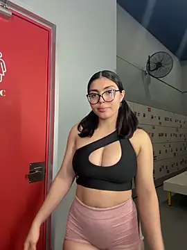 Snapshot of zui_lu chatting on March 2025 05:18:02 AM zui lu online show from March 2025 05:18:02 AM