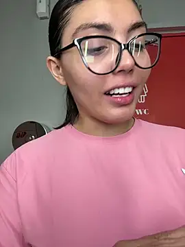 Snapshot of zui_lu chatting on March 2025 05:43:02 AM zui lu online show from March 2025 05:43:02 AM