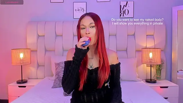 SkinnyFoxy online show from April 2026 08:50:01 PM