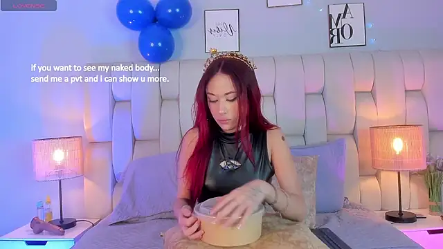 SkinnyFoxy online show from July 2026 03:32:01 PM