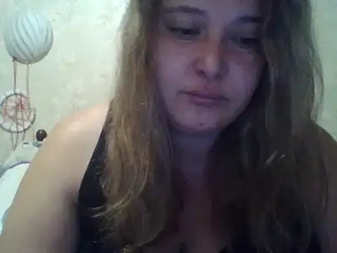 Snapshot of ParisMimi chatting on October 2025 06:12:02 AM ParisMimi online show from October 2025 06:12:02 AM