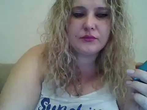 Snapshot of ParisMimi chatting on November 2025 09:41:01 AM ParisMimi online show from November 2025 09:41:01 AM