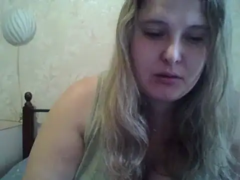 Snapshot of ParisMimi chatting on December 2025 10:45:02 AM ParisMimi online show from December 2025 10:45:02 AM