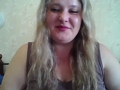 Snapshot of ParisMimi chatting on May 2026 06:43:02 AM ParisMimi online show from May 2026 06:43:02 AM