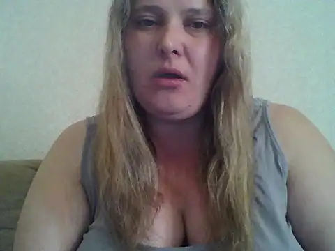 Snapshot of ParisMimi chatting on June 2026 06:59:01 AM ParisMimi online show from June 2026 06:59:01 AM
