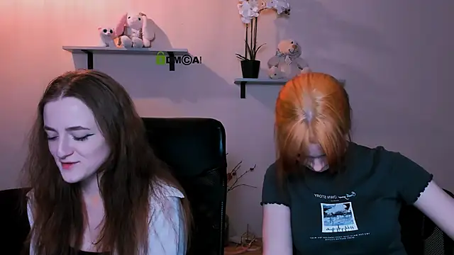 liana kisses online show from December 2024 08:23:02 PM